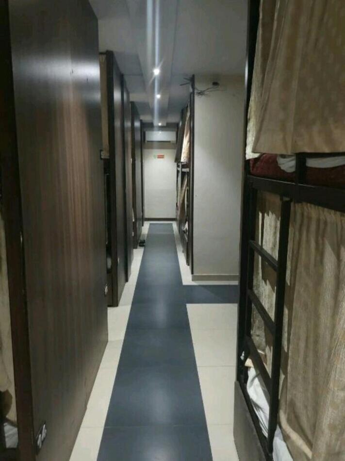 Almas Dormitory 24 Hours Aircondition Bombaj Zewnętrze zdjęcie