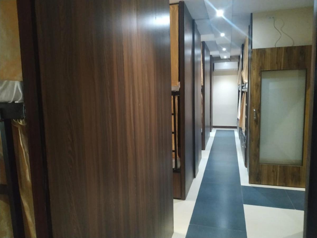 Almas Dormitory 24 Hours Aircondition Bombaj Zewnętrze zdjęcie