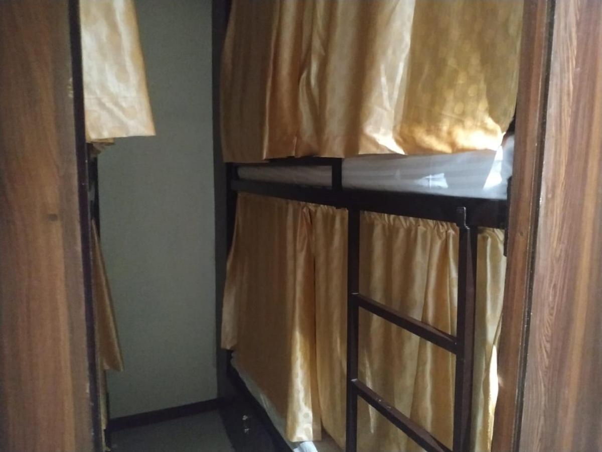 Almas Dormitory 24 Hours Aircondition Bombaj Zewnętrze zdjęcie